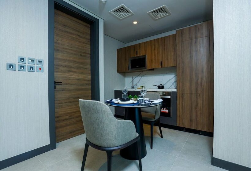 هتل Charthouse Bahrain