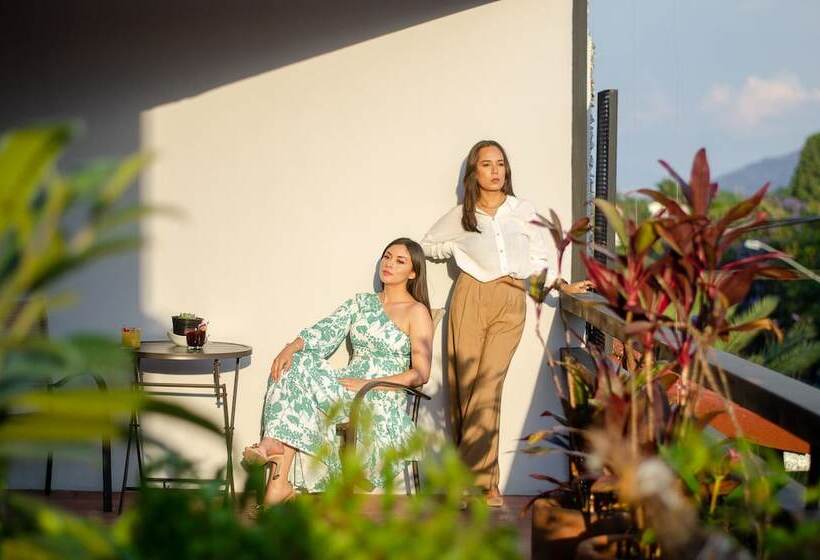 هتل Cozana Guest House