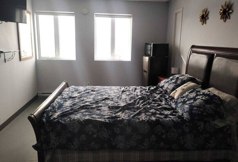 מלון כמוסות Amr Hotel Inc