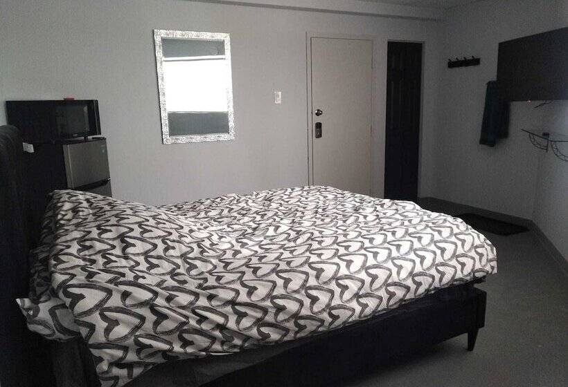 מלון כמוסות Amr Hotel Inc