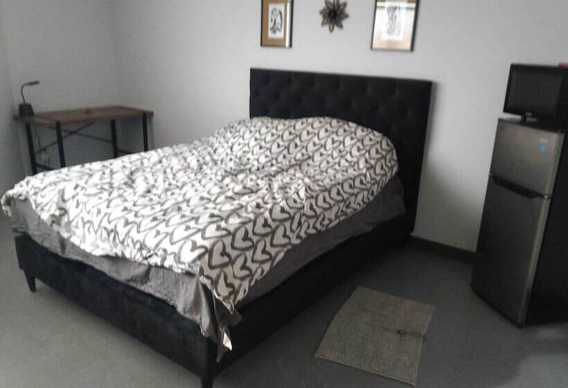 מלון כמוסות Amr Hotel Inc