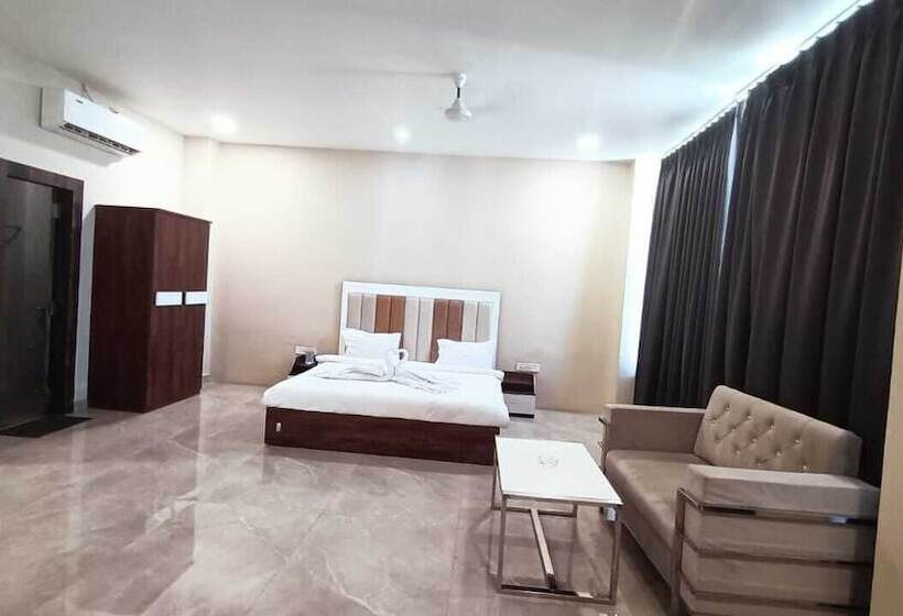 فندق Emperor Paradise