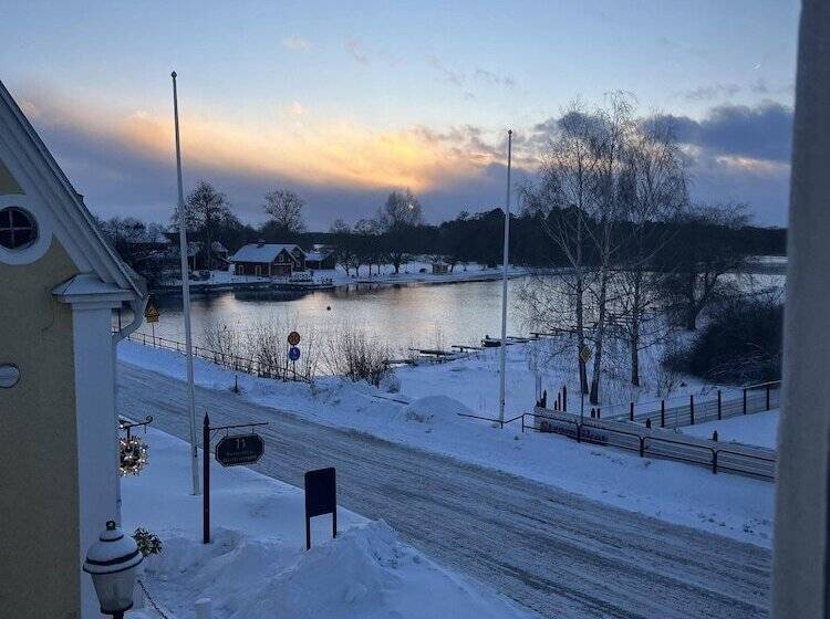 בית מלון כפרי L Vik