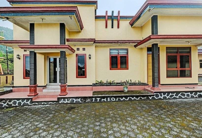 فندق Oyo 92406 Renata 1