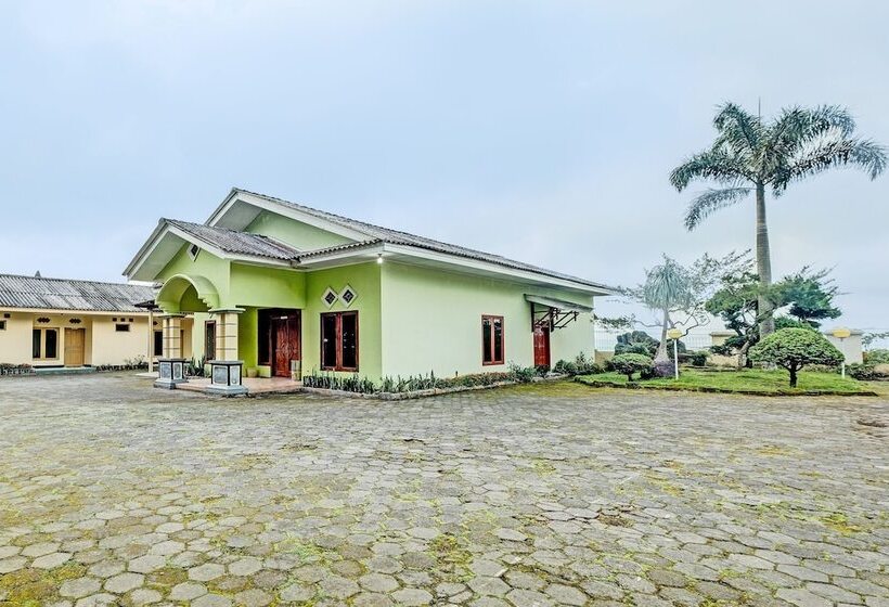 فندق Oyo 92406 Renata 1