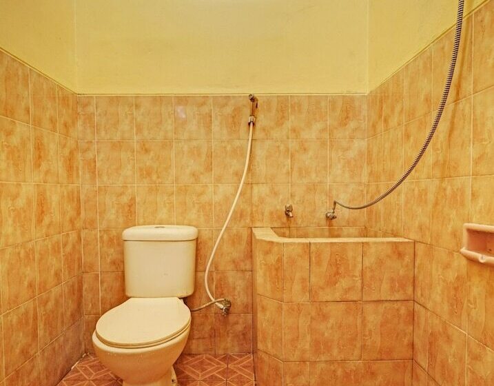 فندق Oyo 92406 Renata 1