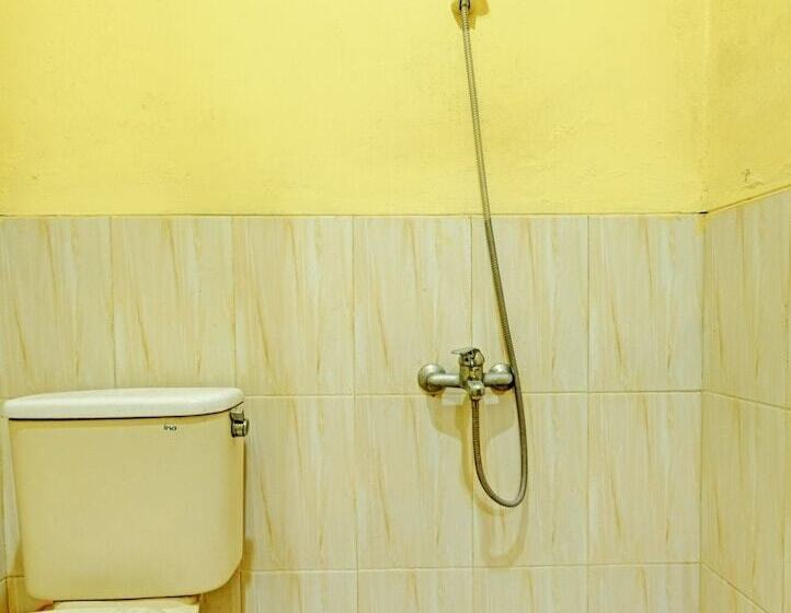 فندق Oyo 92406 Renata 1