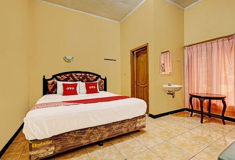 فندق Oyo 92406 Renata 1