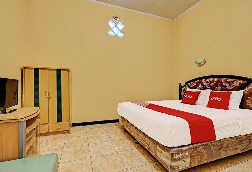 فندق Oyo 92406 Renata 1