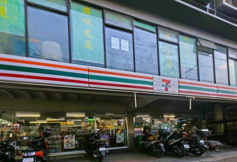 호텔 Loveness Apartelle