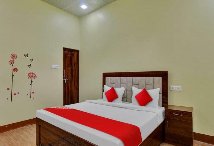 Отель Oyo Flagship 81077 Madhuraj Banquet And Lawn