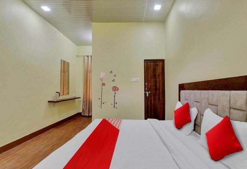 Отель Oyo Flagship 81077 Madhuraj Banquet And Lawn