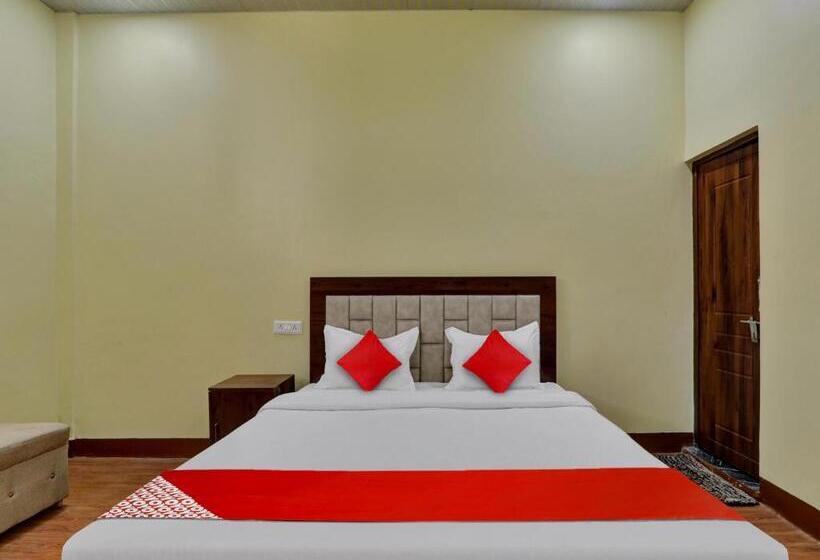 Отель Oyo Flagship 81077 Madhuraj Banquet And Lawn