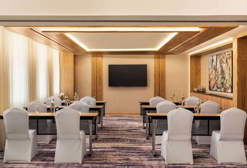 Hotelli Ramada Encore By Wyndham Indore Nipania