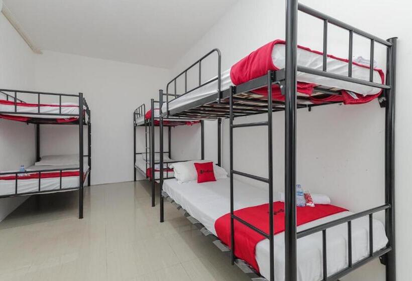 Отель Yayah Residence At Sawojajar Bogor Redpartner