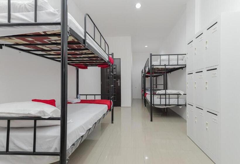 Отель Yayah Residence At Sawojajar Bogor Redpartner