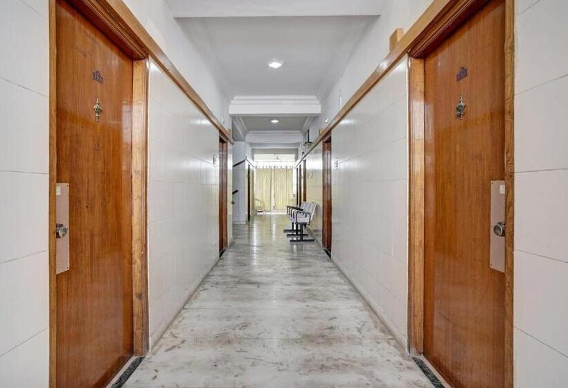 Отель Veda Comforts