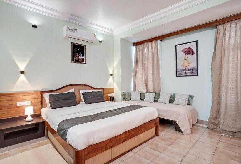 Отель Veda Comforts