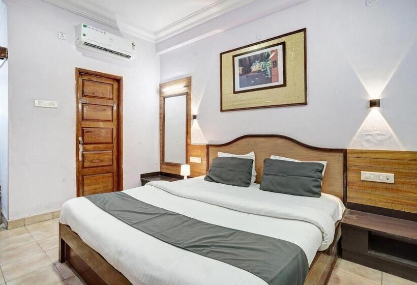 Отель Veda Comforts