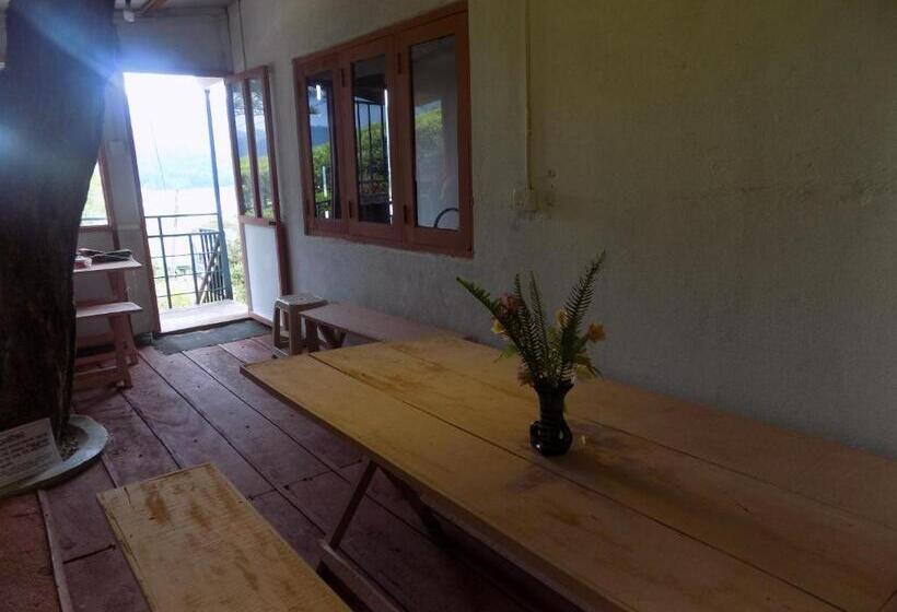 פנסיון Kadalla Cottage