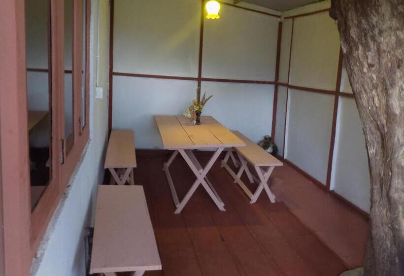 פנסיון Kadalla Cottage