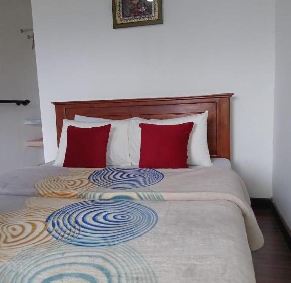 פנסיון Kadalla Cottage