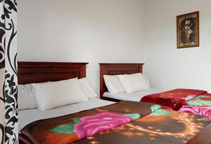 פנסיון Kadalla Cottage