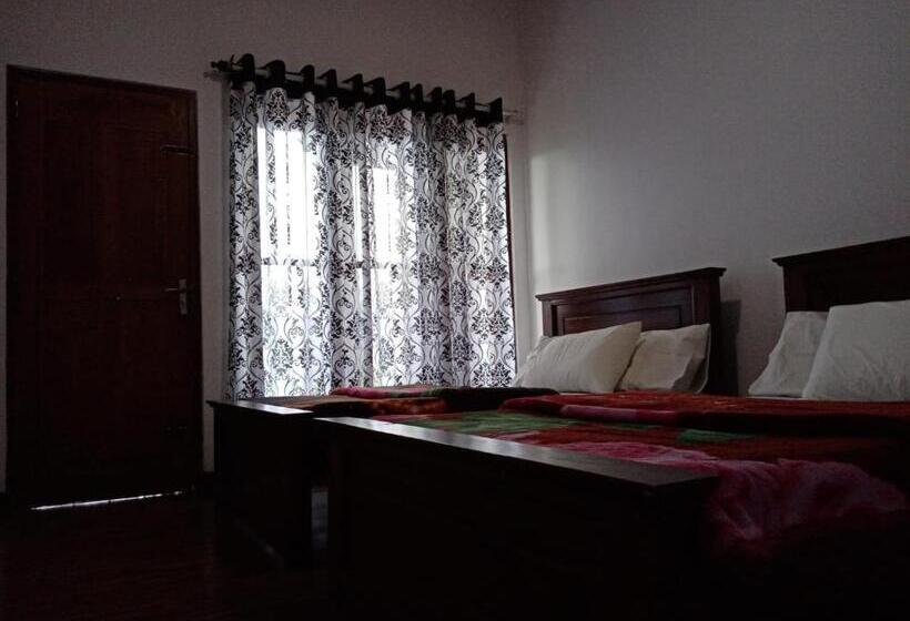 פנסיון Kadalla Cottage