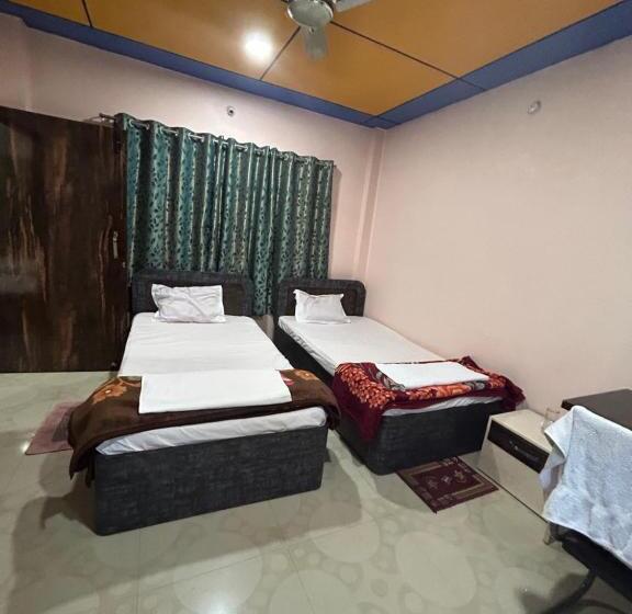 ペンション Roop Amrit Guest House