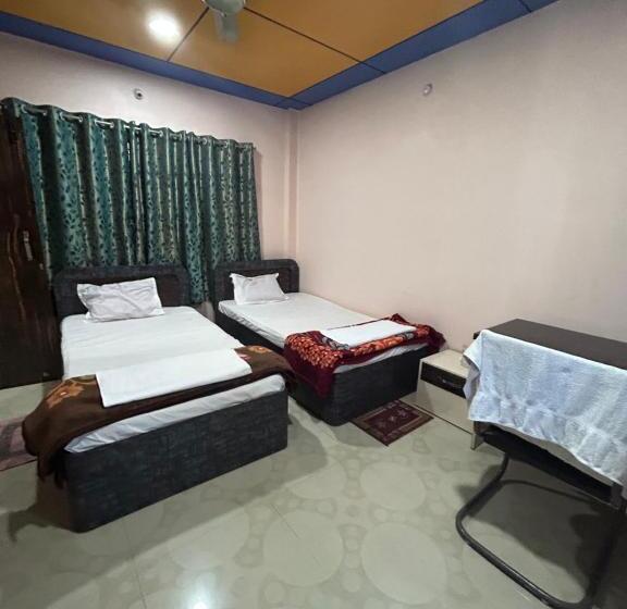 ペンション Roop Amrit Guest House