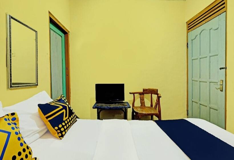 Spot On 92414 Hotel Pereng Sari