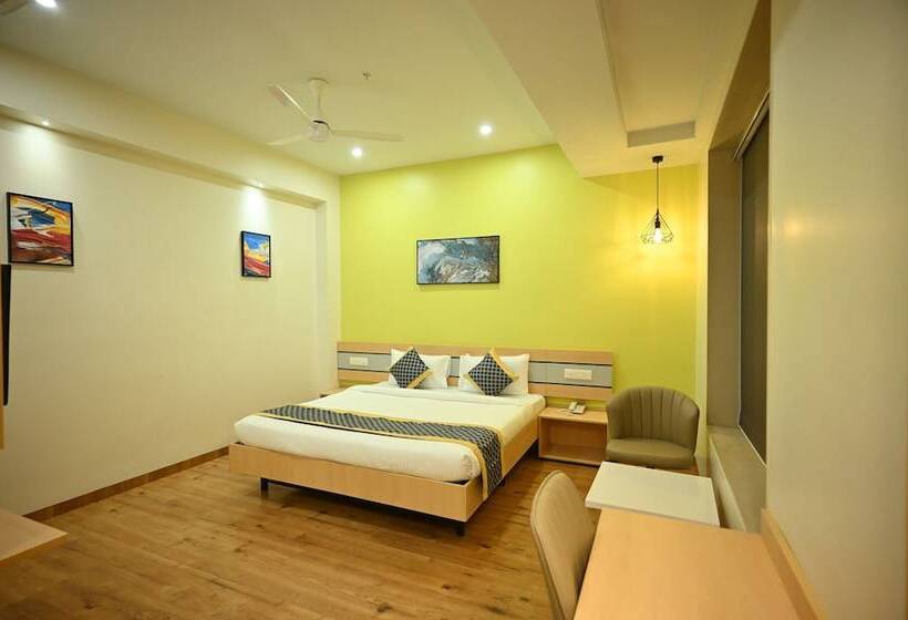 호텔 City Centre Latur