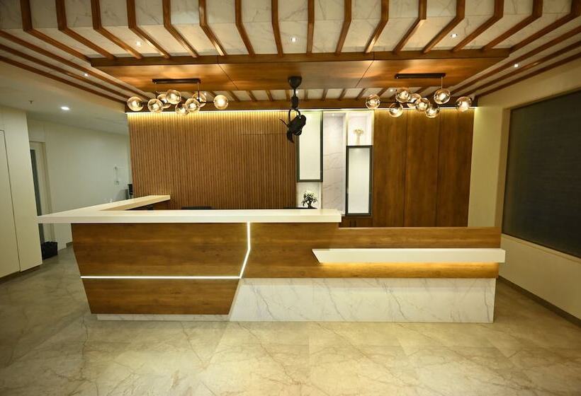 호텔 City Centre Latur