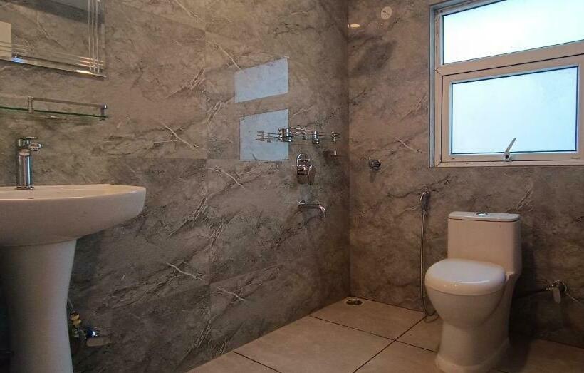 בית מלון כפרי Cliffton Royals