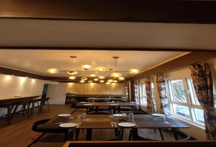 בית מלון כפרי Cliffton Royals