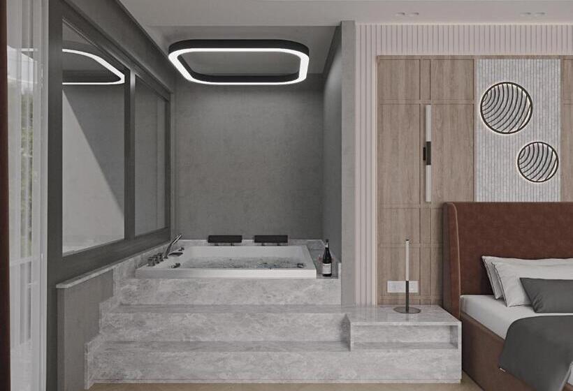 Отель Awen Lara