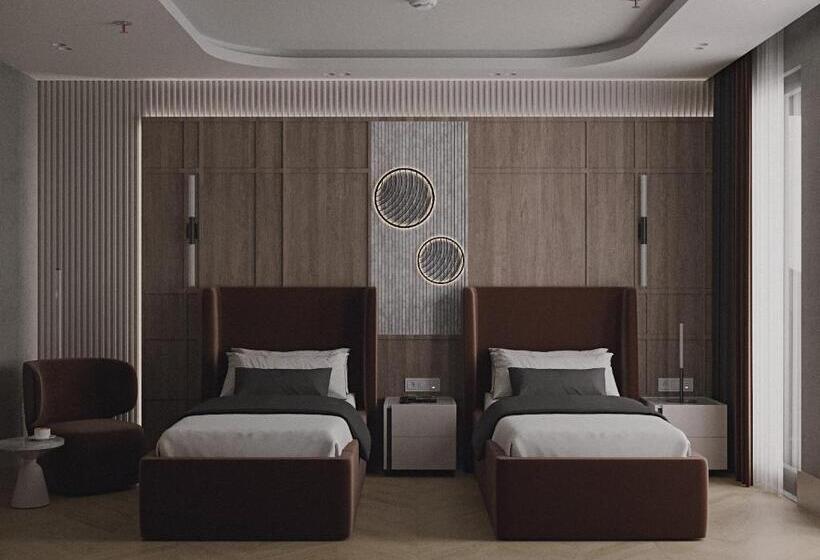 Отель Awen Lara