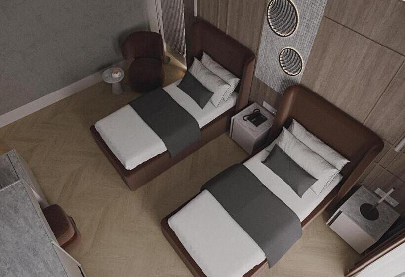 Отель Awen Lara