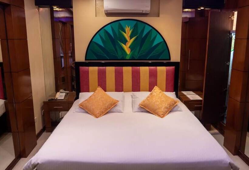 هتل Fields Palace