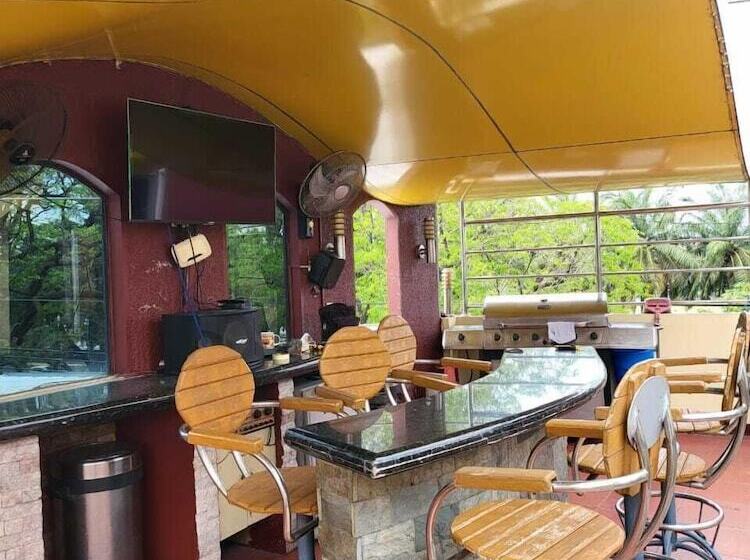 هتل Fields Palace