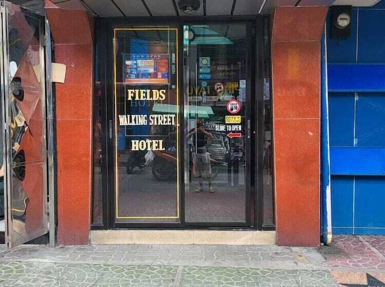 هتل Fields Palace