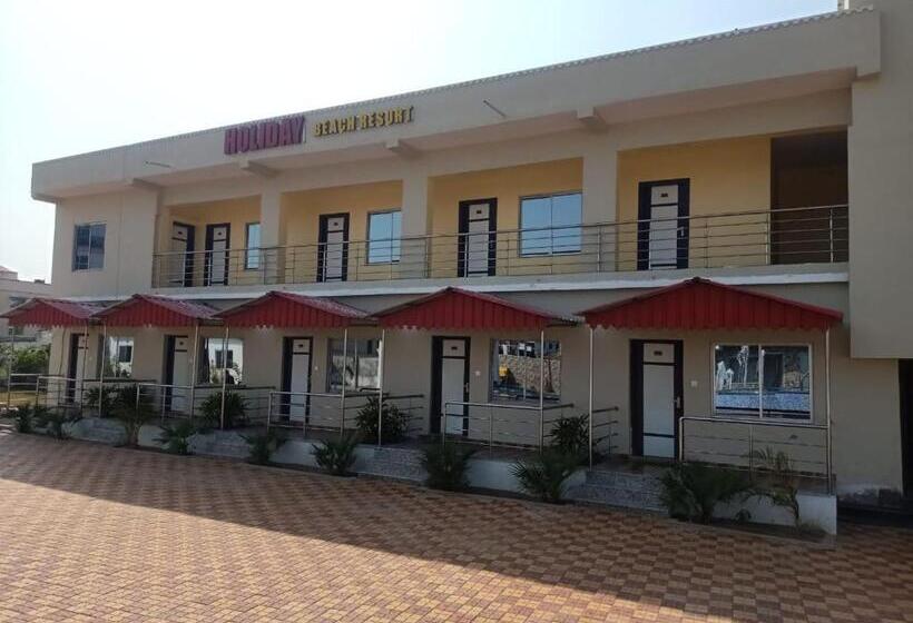 בית מלון כפרי Holiday Beach Resort !! Beach Distance 50 Mts !!