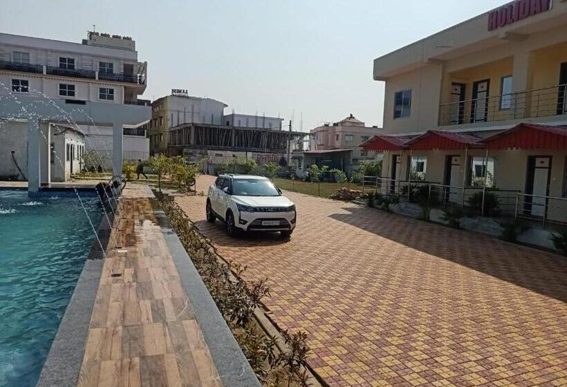 בית מלון כפרי Holiday Beach Resort !! Beach Distance 50 Mts !!