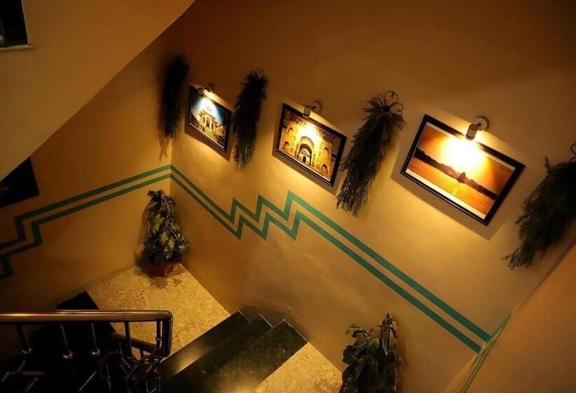 בית מלון כפרי Mahishmati Palace