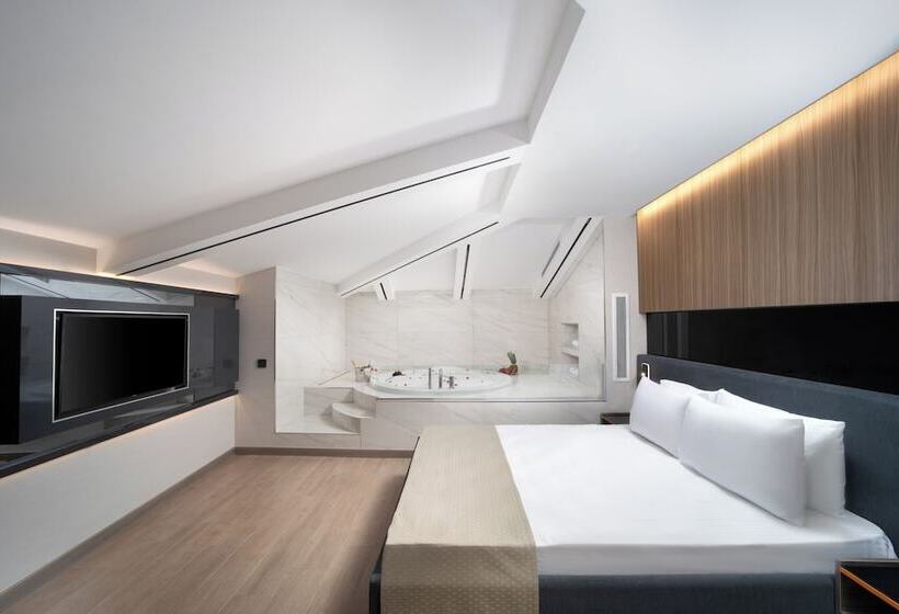 فندق Nish Palace Beşiktaş