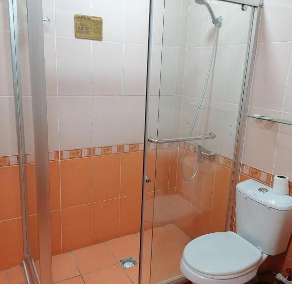 בית מלון כפרי Sarbon Plaza