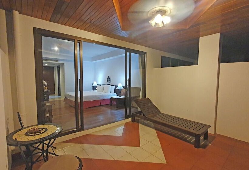 Отель Smile Samui Chaweng Beach Front Resort