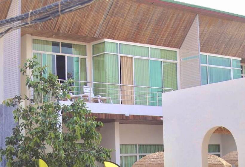 Отель Smile Samui Chaweng Beach Front Resort