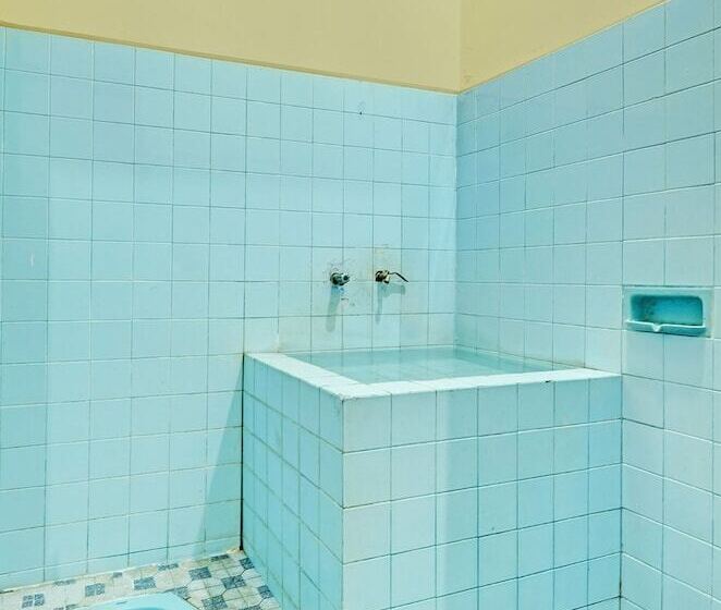 Spot On 92408 Hotel Renata 2