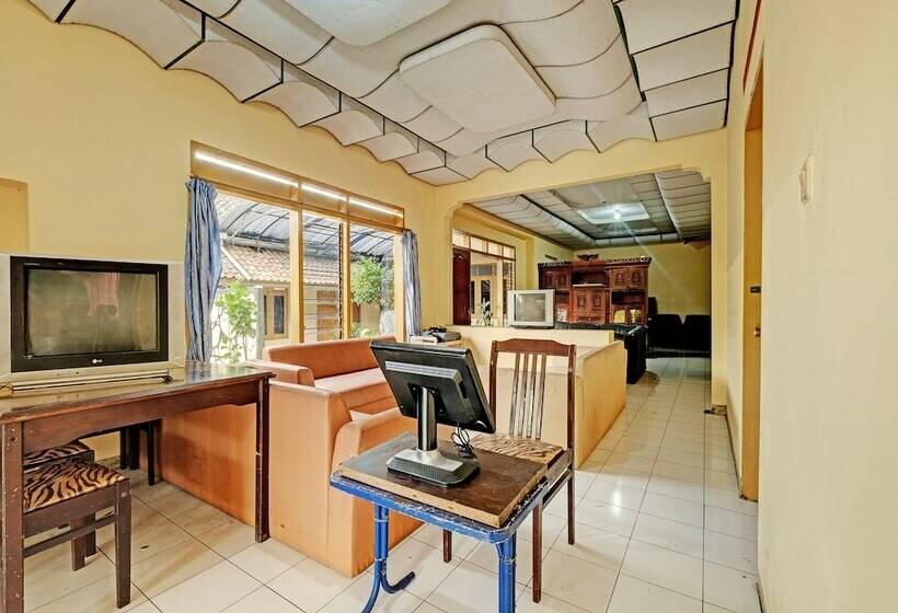 Spot On 92408 Hotel Renata 2